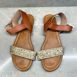 Brown Faux Leather With Gold Glitter Ankle Buckle Flat Sandals Size 6